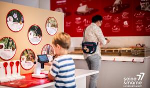 Vue de l'exposition "ça en jette ! Quand l'archéologie s'intéresse à nos déchets"