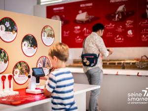 Vue de l'exposition "ça en jette ! Quand l'archéologie s'intéresse à nos déchets"